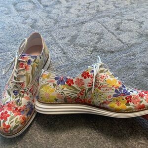 Cole Haan Grand shoes in cute print. Never been worn